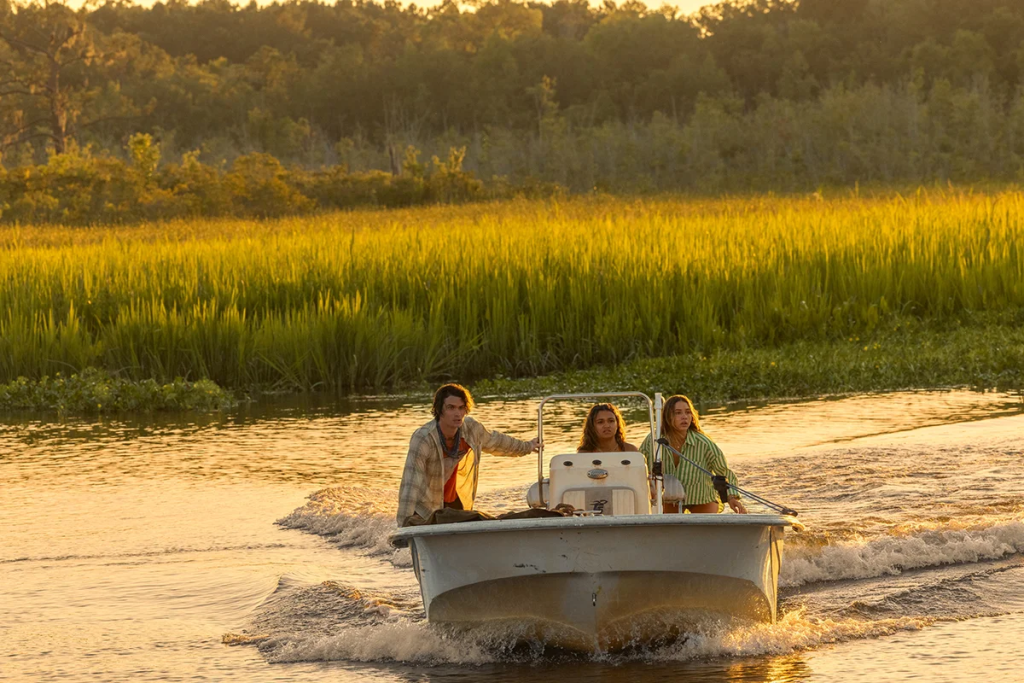 Yeni 'Outer Banks' 4. Sezon 2. Bölüm Fragmanı ve Fotoğraflar Poguelandia'da Yayınlandı